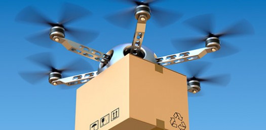 Llevar paquetes es una de las cosas que se puede hacer con los drones.
