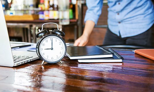 Gestión del tiempo para optimizar presupuesto en viajes de empresa
