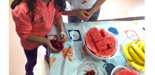 Donación fruta Aldeas Infantiles de Diners Club Spain
