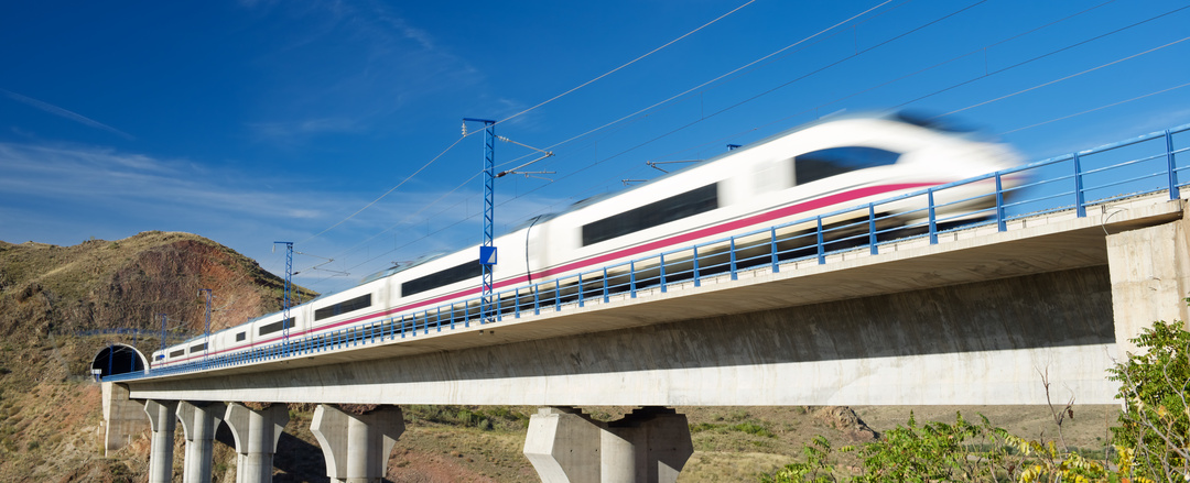 La alta velocidad española cumple tres décadas
