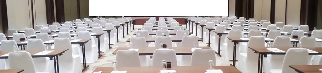 Sala de eventos preparada